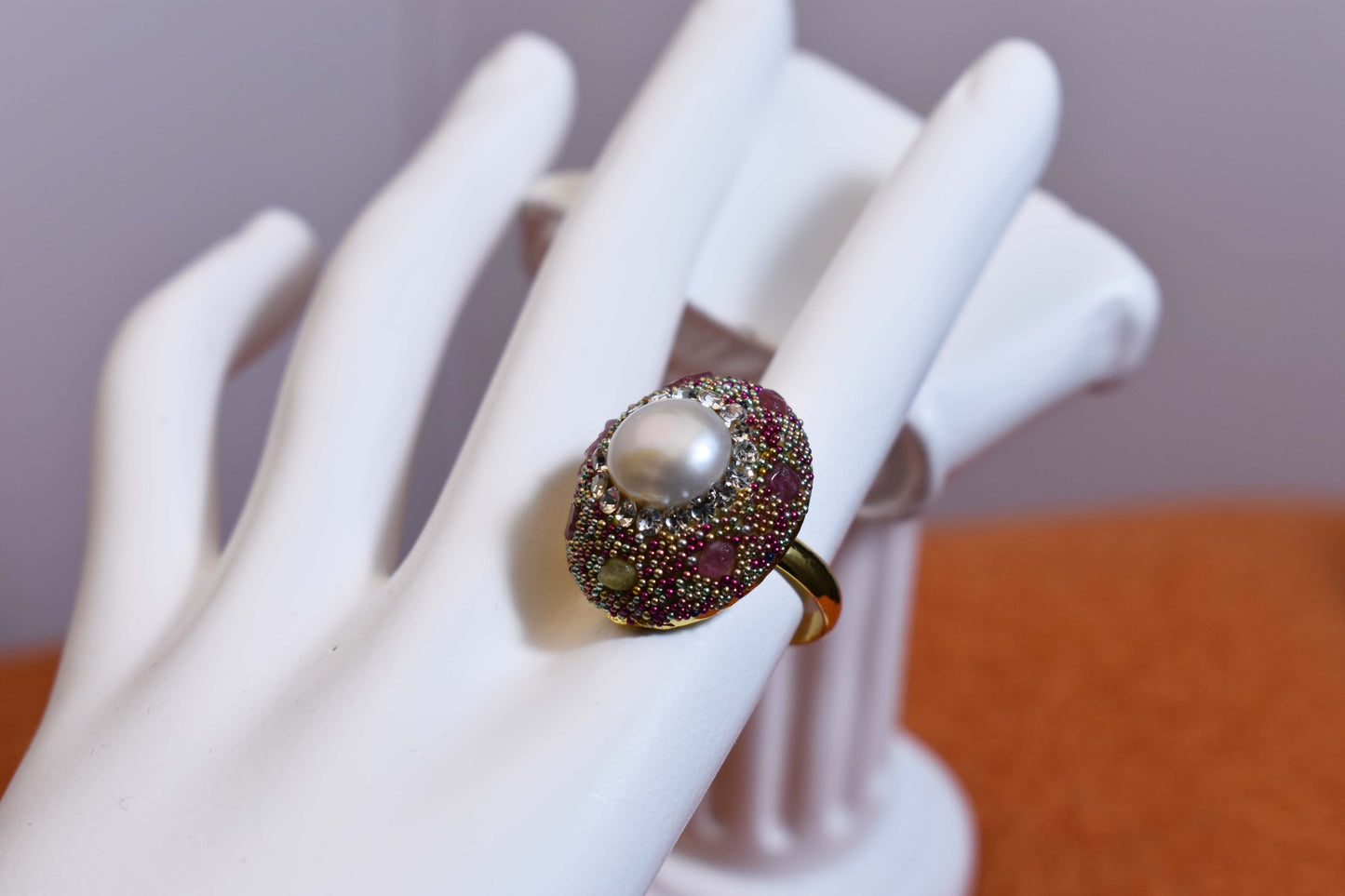 Luxurious shiny natural pearl ring with three-dimensional dense inlaid colorful beads, adjustable ring at the opening