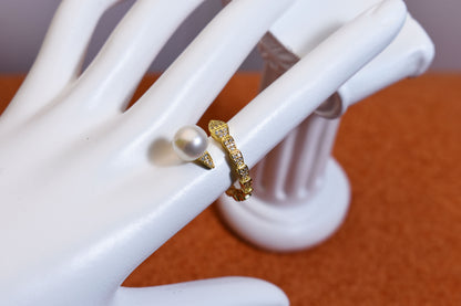 Natural pearl ring inlaid with zircon snake shaped opening adjustable ring