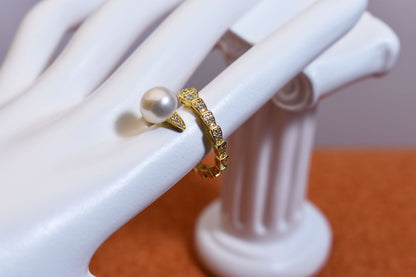 Natural pearl ring inlaid with zircon snake shaped opening adjustable ring