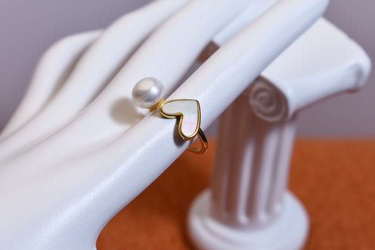 Pearl ring with peach heart and heart-shaped design, inlaid with white shell, adjustable opening