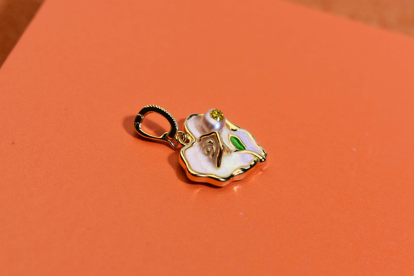 Natural pearl necklace pendant, light pink purple heart-shaped enamel craftsmanship, three-dimensional rose shaped pendant