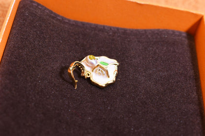 Natural pearl necklace pendant, light pink purple heart-shaped enamel craftsmanship, three-dimensional rose shaped pendant