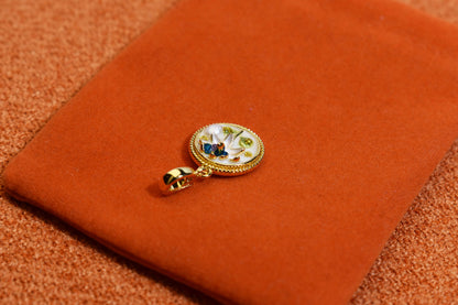 Natural pearl necklace pendant, white circular enamel craftsmanship, three-dimensional tulip flower shaped pendant