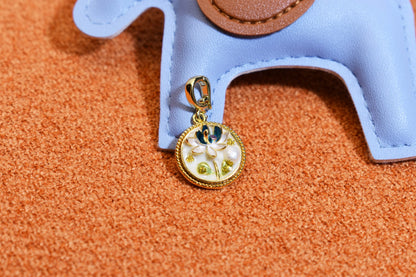 Natural pearl necklace pendant, white circular enamel craftsmanship, three-dimensional tulip flower shaped pendant