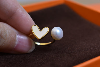 Pearl ring with peach heart and heart-shaped design, inlaid with white shell, adjustable opening