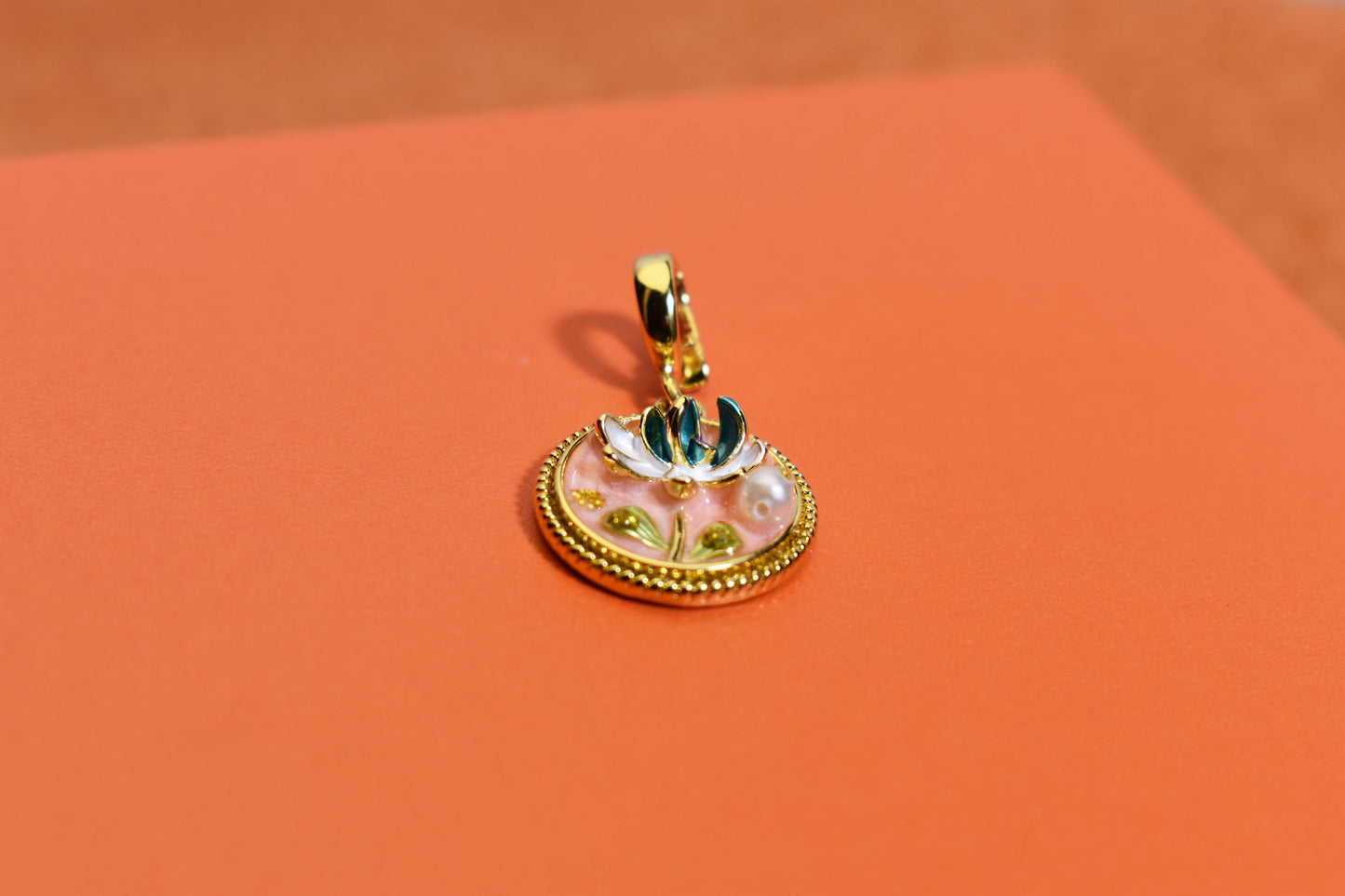 Natural pearl necklace pendant,pink round enamel craftsmanship, three-dimensional tulip flower shaped pendant