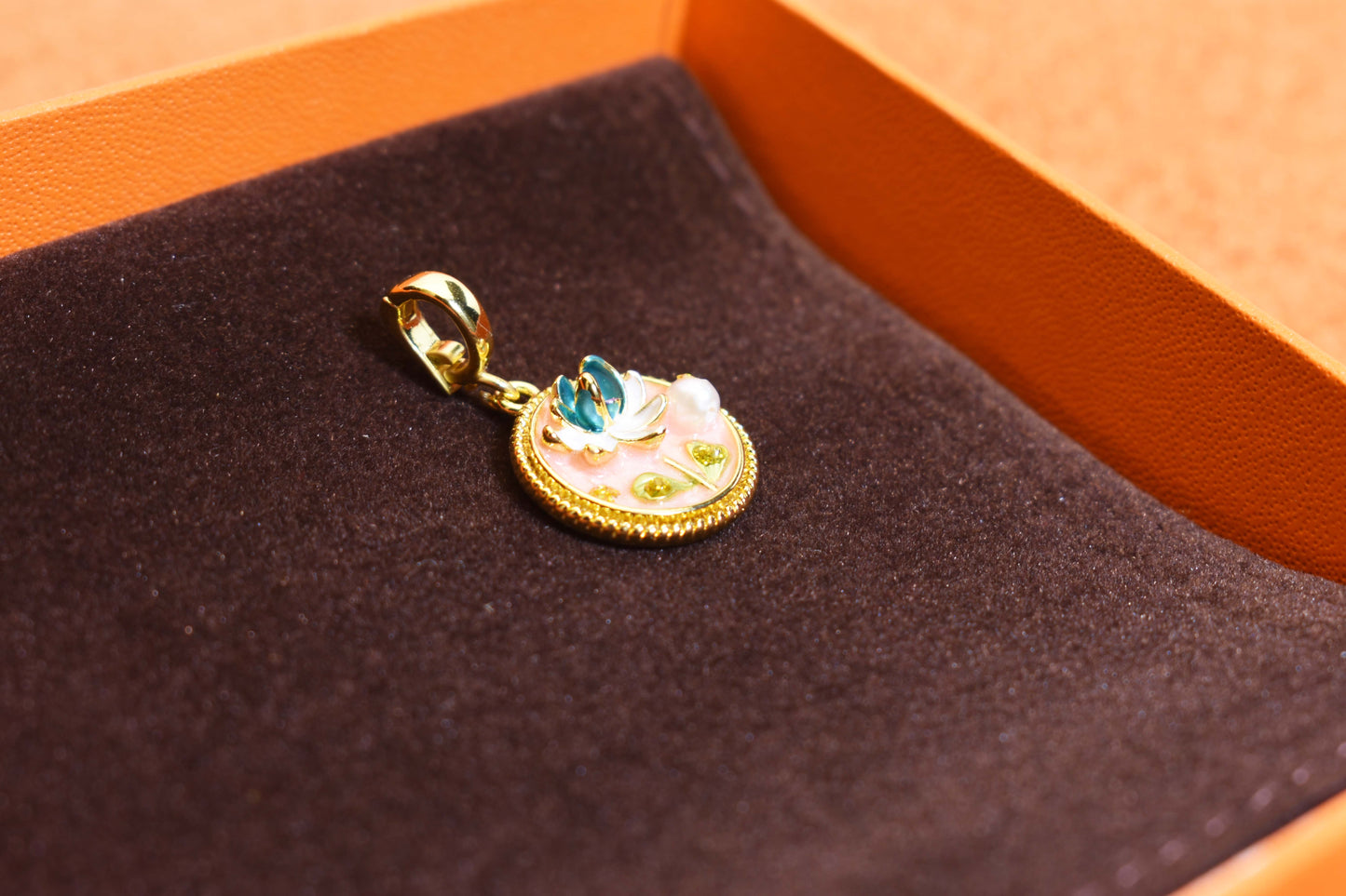 Natural pearl necklace pendant,pink round enamel craftsmanship, three-dimensional tulip flower shaped pendant