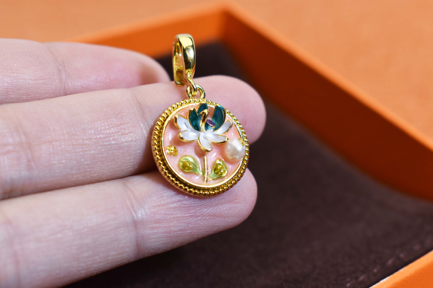 Natural pearl necklace pendant,pink round enamel craftsmanship, three-dimensional tulip flower shaped pendant