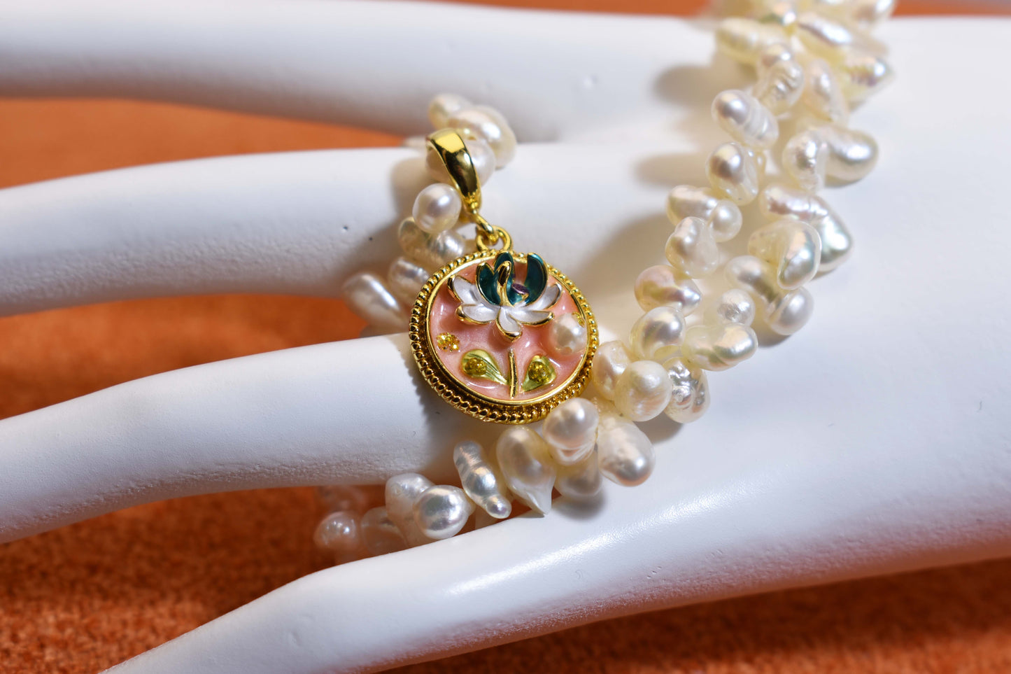 Natural pearl necklace pendant,pink round enamel craftsmanship, three-dimensional tulip flower shaped pendant