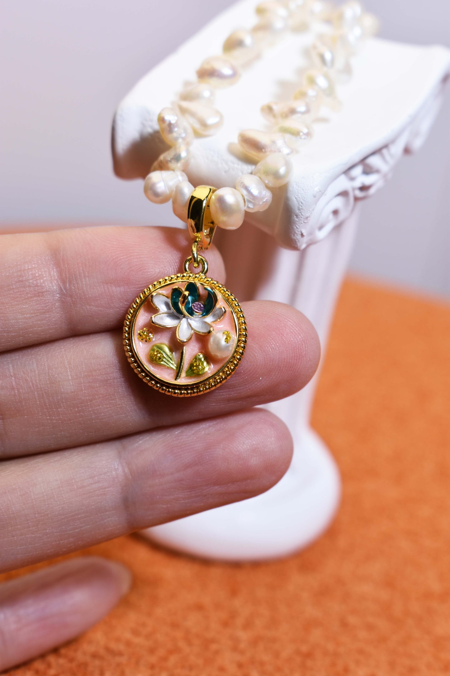 Natural pearl necklace pendant,pink round enamel craftsmanship, three-dimensional tulip flower shaped pendant