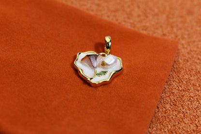 Natural pearl necklace pendant, white heart-shaped enamel craftsmanship, three-dimensional rose shaped pendant