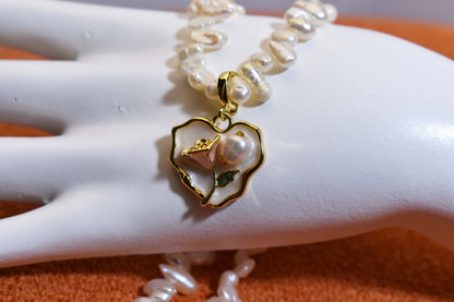 Natural pearl necklace pendant, white heart-shaped enamel craftsmanship, three-dimensional rose shaped pendant