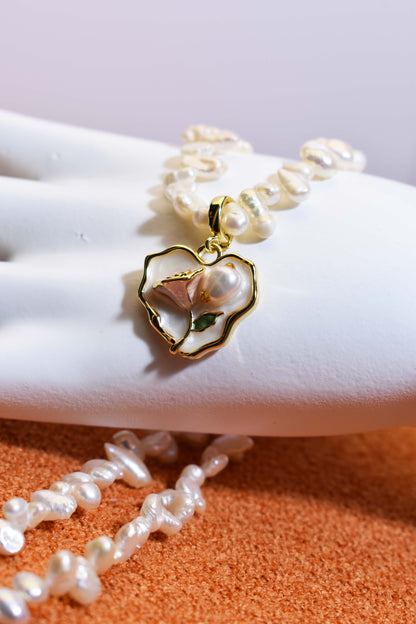 Natural pearl necklace pendant, white heart-shaped enamel craftsmanship, three-dimensional rose shaped pendant