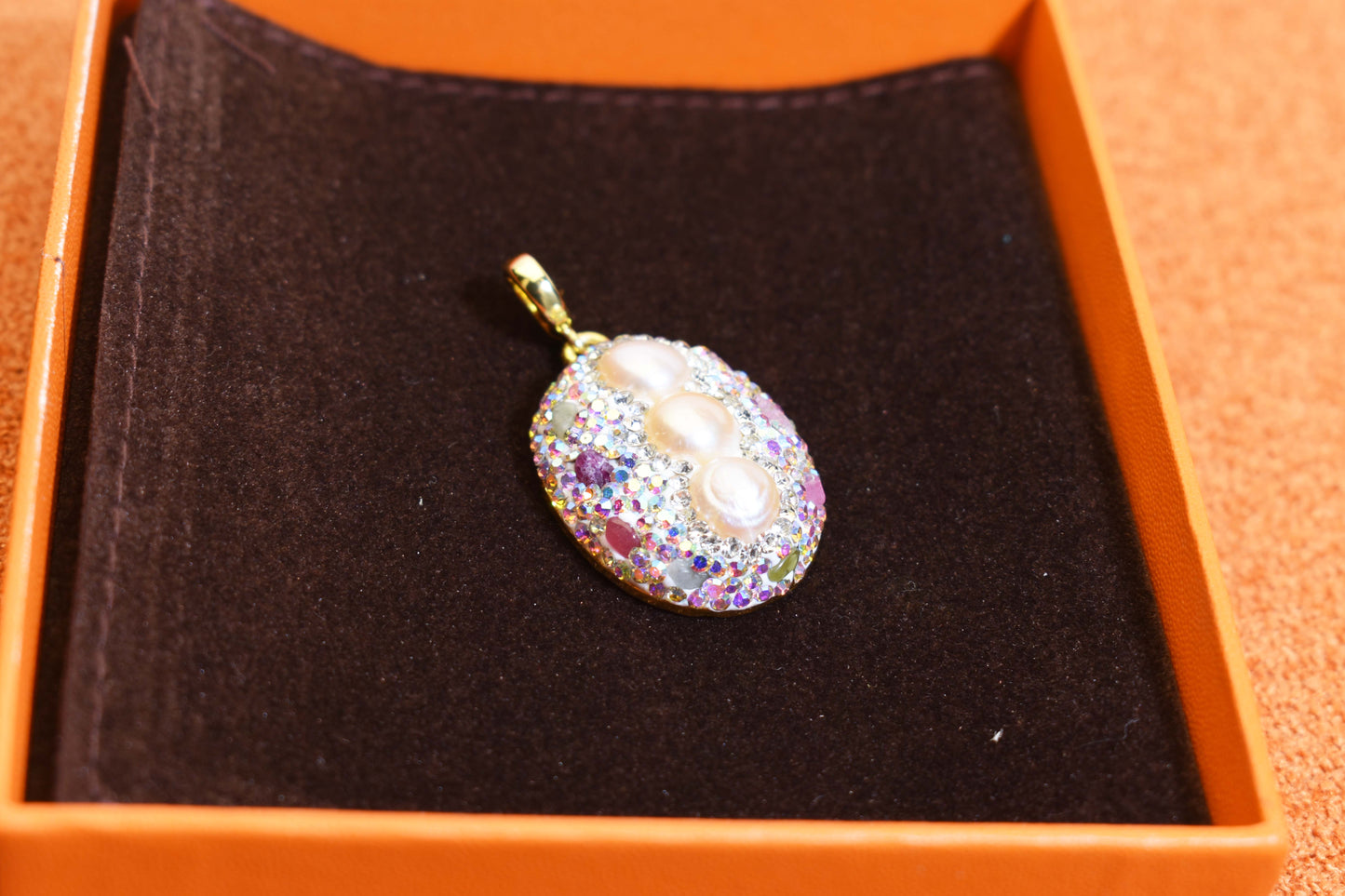 Natural pearl necklace pendant, three-dimensional inlaid with colored zircon and tourmaline pendant