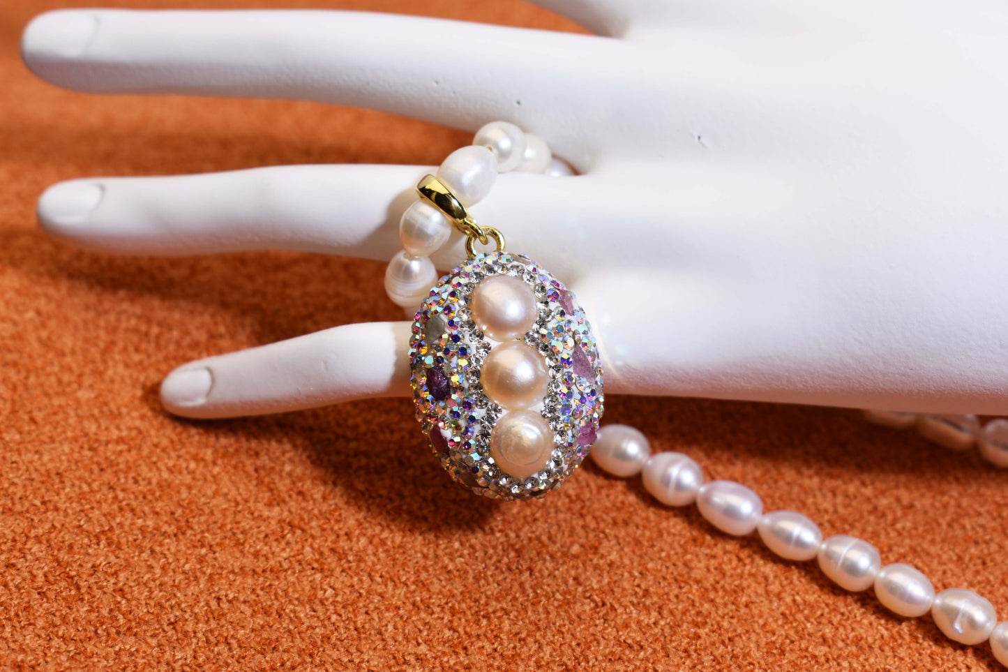 Natural pearl necklace pendant, three-dimensional inlaid with colored zircon and tourmaline pendant