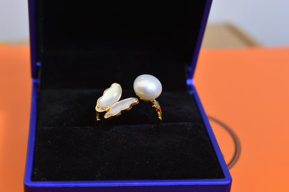 Natural pearl ring with white shell and butterfly shaped opening adjustable ring