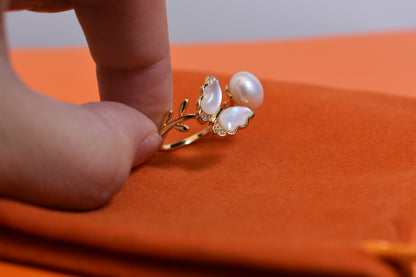 Natural pearl ring with white shell and butterfly shaped opening adjustable ring