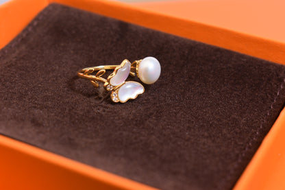 Natural pearl ring with white shell and butterfly shaped opening adjustable ring
