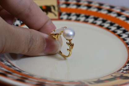 Natural pearl ring with white shell and butterfly shaped opening adjustable ring